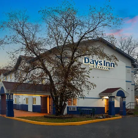 Days Inn By Wyndham Waukegan Great Lakes-Free Breakfast And Naval Base Shuttle