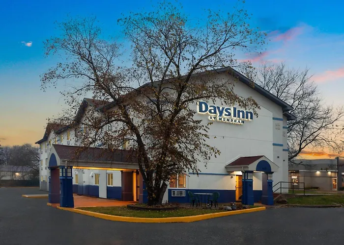 Days By Wyndham Great Lakes-free Breakfast And Naval Base Shuttle Hotel 2*