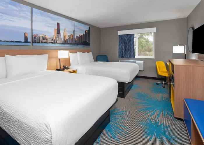 Days By Wyndham Great Lakes-free Breakfast And Naval Base Shuttle