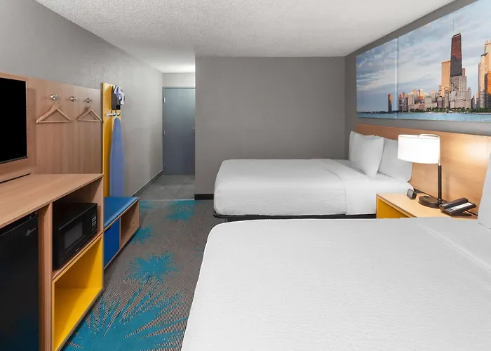 Days By Wyndham Great Lakes-free Breakfast And Naval Base Shuttle 2* Waukegan