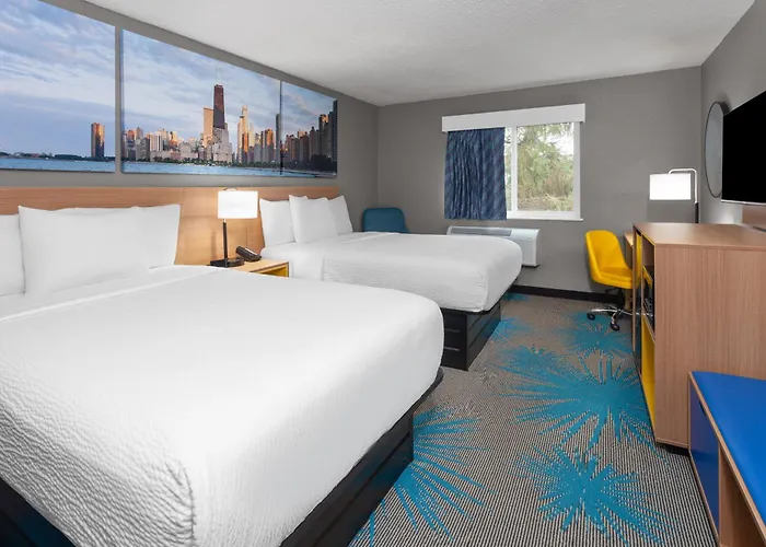 Days By Wyndham Great Lakes-free Breakfast And Naval Base Shuttle
